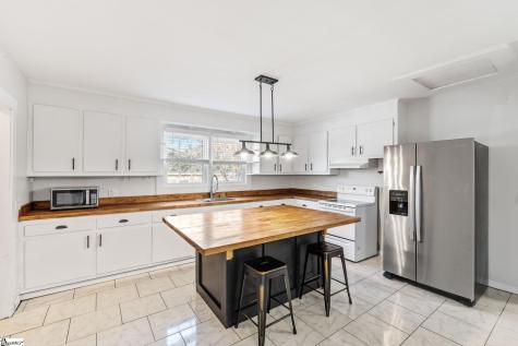 118 Park Street Easley SC 29640