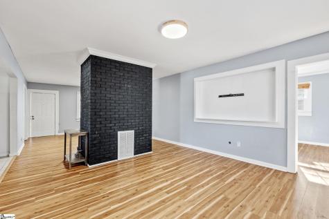 118 Park Street Easley SC 29640