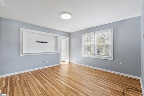 118 Park Street Easley SC 29640