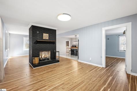 118 Park Street Easley SC 29640