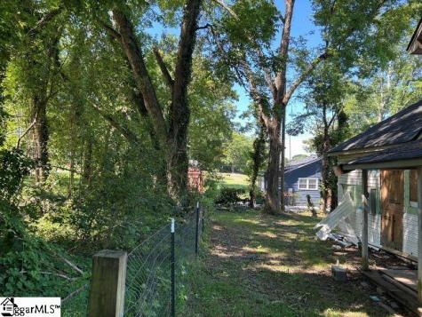 922 N Logan Street Gaffney SC 29341