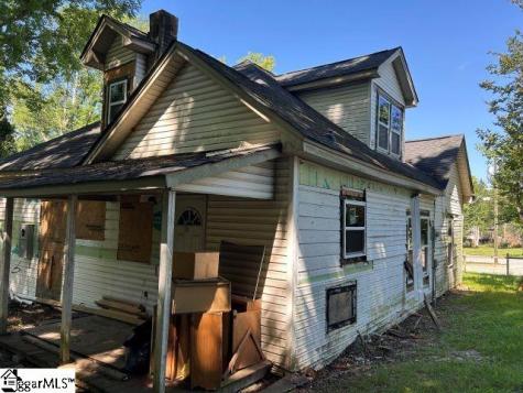 922 N Logan Street Gaffney SC 29341