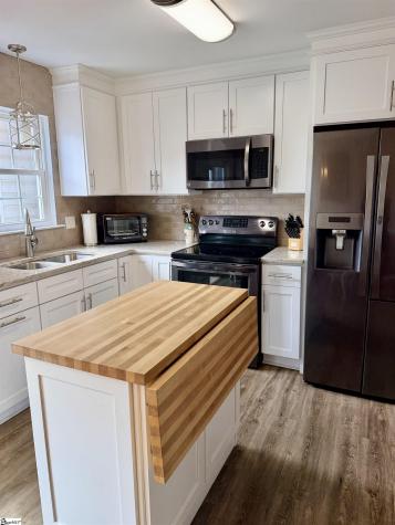 1 Hartsville Drive Taylors SC 29687