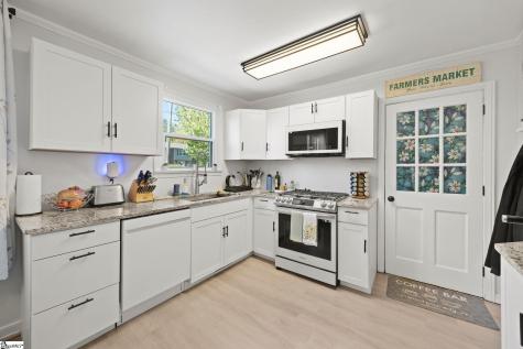 8 Linda Lane Greenville SC 29617