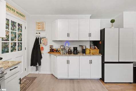 8 Linda Lane Greenville SC 29617
