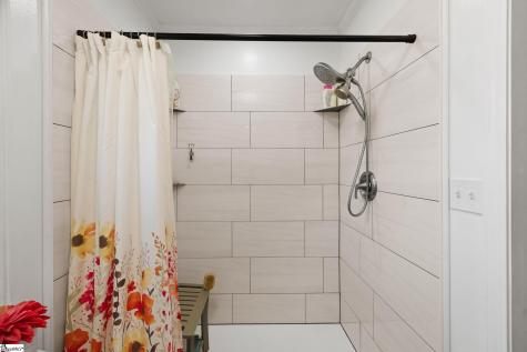 8 Linda Lane Greenville SC 29617
