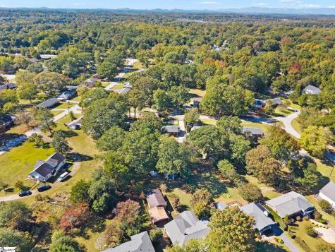 8 Linda Lane Greenville SC 29617