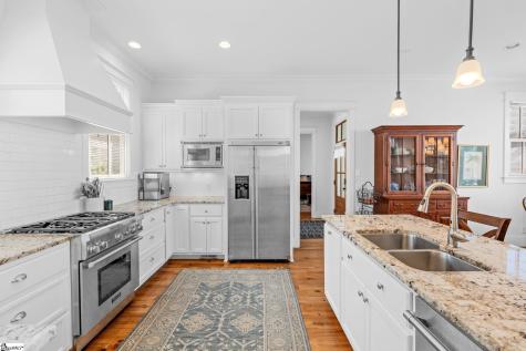 17 Hollingsworth Drive Greenville SC 29607