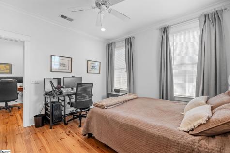 17 Hollingsworth Drive Greenville SC 29607