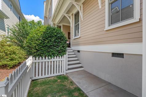 17 Hollingsworth Drive Greenville SC 29607