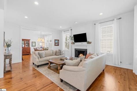 17 Hollingsworth Drive Greenville SC 29607