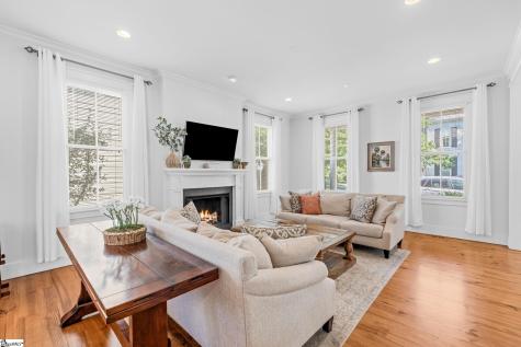 17 Hollingsworth Drive Greenville SC 29607