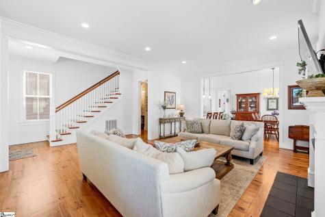 17 Hollingsworth Drive Greenville SC 29607