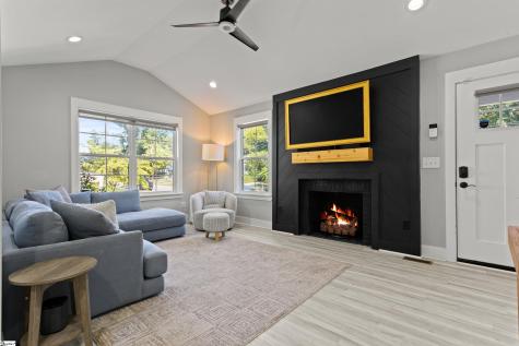 11 Pleasant Ridge Avenue Greenville SC 29605