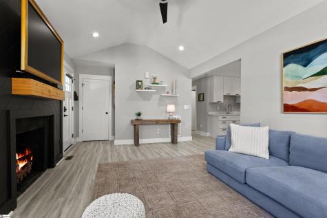 11 Pleasant Ridge Avenue Greenville SC 29605
