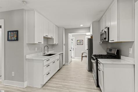 11 Pleasant Ridge Avenue Greenville SC 29605