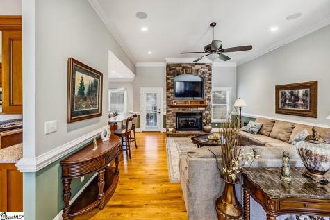821 E Golden View Lane Boiling Springs SC 29316