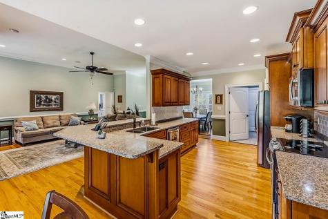 821 E Golden View Lane Boiling Springs SC 29316