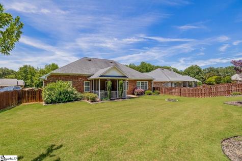 821 E Golden View Lane Boiling Springs SC 29316