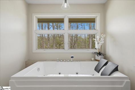 240 Stonehaven Way Seneca SC 29672