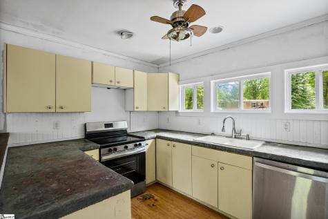 121 Lisa Circle Marietta SC 29611