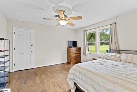 3258 W 72 Highway Clinton SC 29325