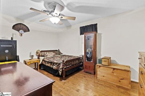 3258 W 72 Highway Clinton SC 29325
