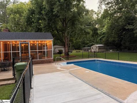 3258 W 72 Highway Clinton SC 29325