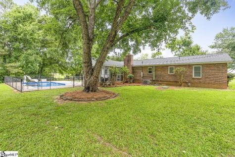 3258 W 72 Highway Clinton SC 29325