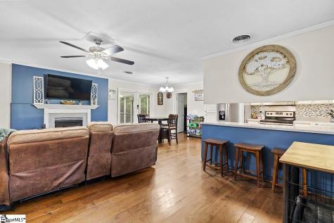 3258 W 72 Highway Clinton SC 29325