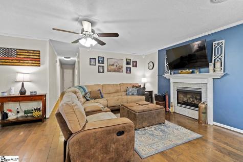 3258 W 72 Highway Clinton SC 29325