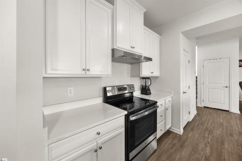 8 Wiltshire Circle Easley SC 29642