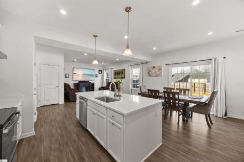 8 Wiltshire Circle Easley SC 29642