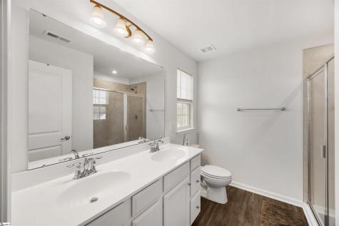 8 Wiltshire Circle Easley SC 29642