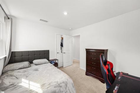 8 Wiltshire Circle Easley SC 29642