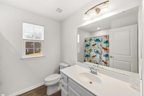 8 Wiltshire Circle Easley SC 29642