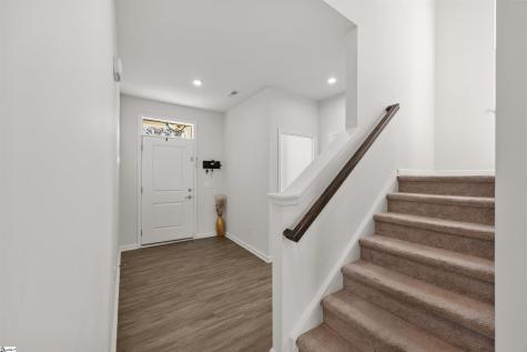 8 Wiltshire Circle Easley SC 29642