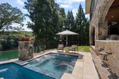 122 S Oak Pointe Drive Seneca SC 29672