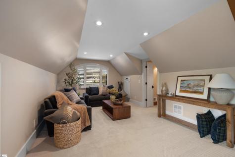 122 S Oak Pointe Drive Seneca SC 29672