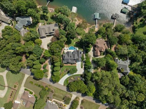 122 S Oak Pointe Drive Seneca SC 29672