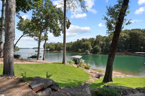 122 S Oak Pointe Drive Seneca SC 29672