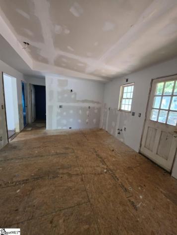 6 S Chastain Drive Greenville SC 29617