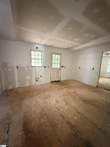 6 S Chastain Drive Greenville SC 29617