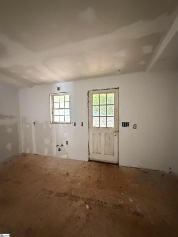 6 S Chastain Drive Greenville SC 29617