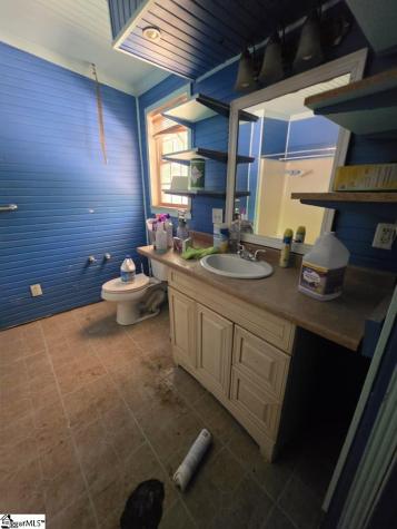 6 S Chastain Drive Greenville SC 29617