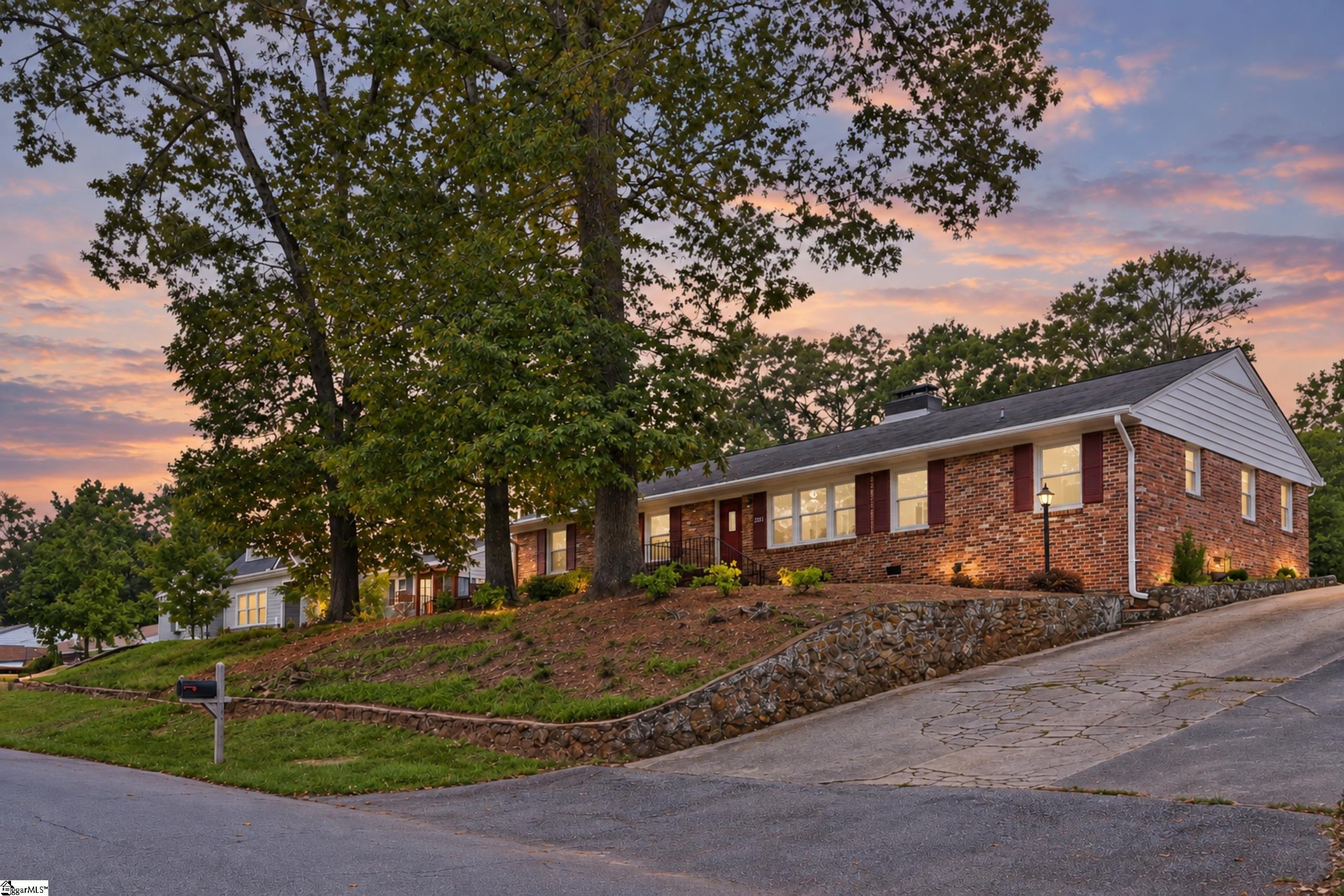 221 Lowndes Avenue Greenville SC 29607