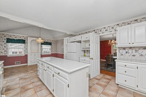 221 Lowndes Avenue Greenville SC 29607