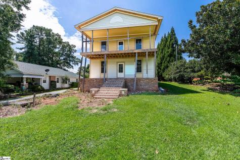 128 S Howard Avenue Landrum SC 29356