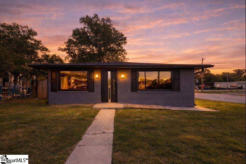 327 W Main Street Clinton SC 29325