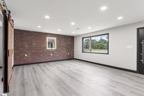 327 W Main Street Clinton SC 29325